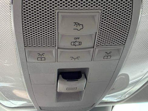 Used 2012 Mercedes-Benz E 550 Coupe image 36