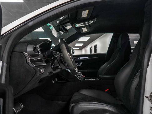 Used 2023 Lamborghini Urus Performante AWD/4WD image 20