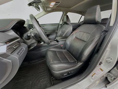 Used 2023 Nissan Altima 2.5 SR w/ SR Premium Package FWD image 12