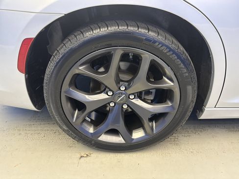 Used 2023 Chrysler 300 S w/ Comfort Group RWD image 8