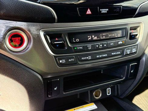 Used 2022 Honda Pilot Special Edition image 12