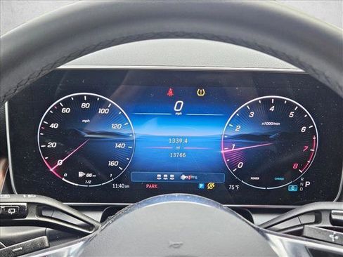 Used 2025 Mercedes-Benz GLC 300 image 11