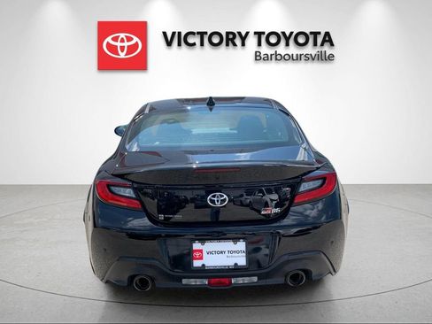 Used 2023 Toyota GR86 RWD image 4