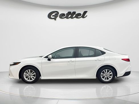 Used 2025 Toyota Camry LE FWD image 8