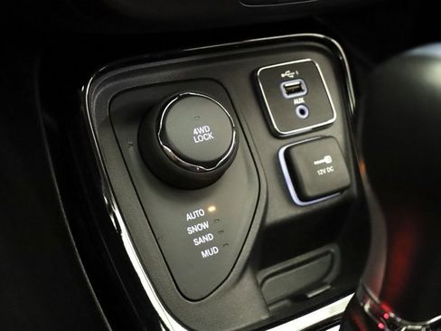 Used 2021 Jeep Compass Latitude image 23