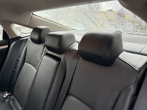 Used 2017 Honda Civic Touring image 24