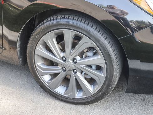 Used 2018 Hyundai Accent Limited image 3