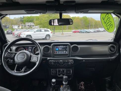 Used 2022 Jeep Wrangler Unlimited Sport AWD/4WD image 13