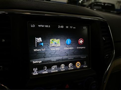 Used 2017 Jeep Grand Cherokee Overland w/ Jeep Active Safety Group AWD/4WD image 29