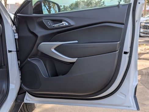 New 2026 Chevrolet Trax RS w/ Sunroof Package image 20