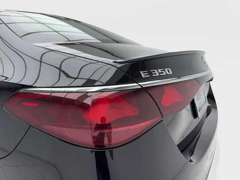 Used 2025 Mercedes-Benz E 350 Sedan image 9