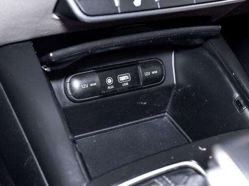 Used 2020 Kia Sorento LX w/ LX I4 Convenience Package image 18