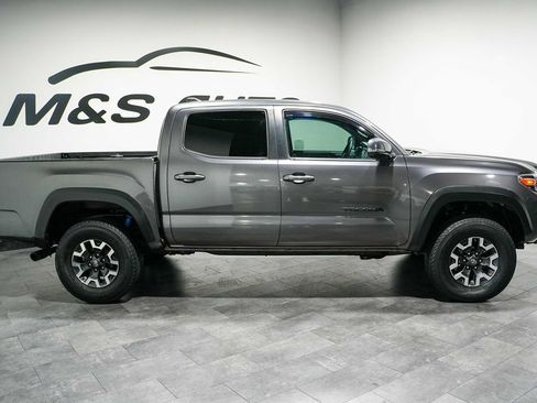Used 2021 Toyota Tacoma TRD Off-Road w/ Blackout Package (TMS) AWD/4WD image 6
