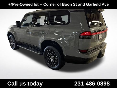 Used 2026 Lexus GX 550 w/ Accessory Package (2T) AWD/4WD image 3