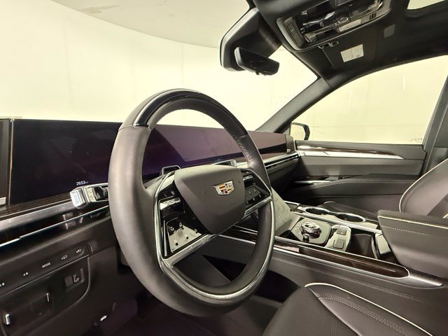 Used 2026 Cadillac Escalade Luxury w/ Touring Package AWD/4WD image 6