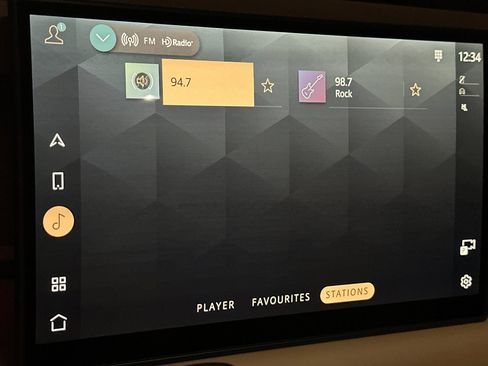 New 2025 Land Rover Defender 110 X-Dynamic SE image 19