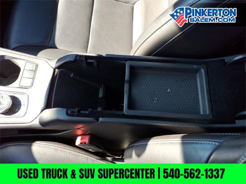 Used 2019 Cadillac XT4 Premium Luxury image 27