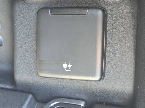 New 2026 Land Rover Defender 110 S image 13