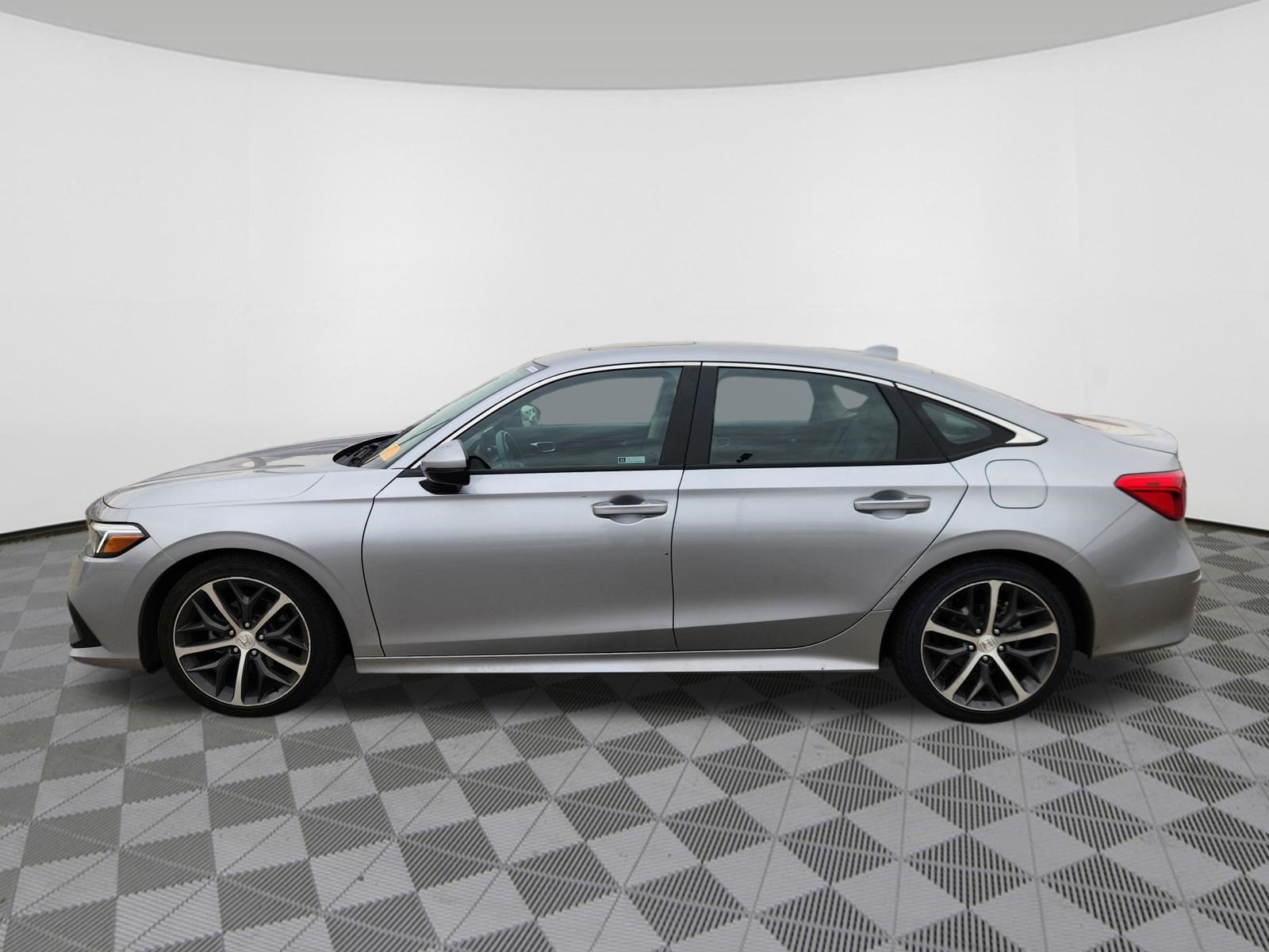 Certified 2024 Honda Civic Touring image 5