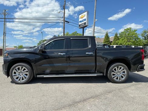 Used 2019 Chevrolet Silverado 1500 High Country w/ High Country Premium Package AWD/4WD image 5