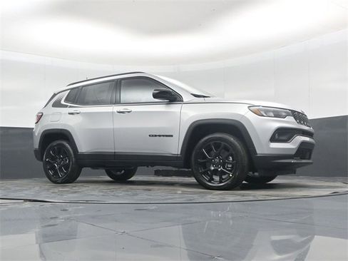 New 2026 Jeep Compass Latitude image 38