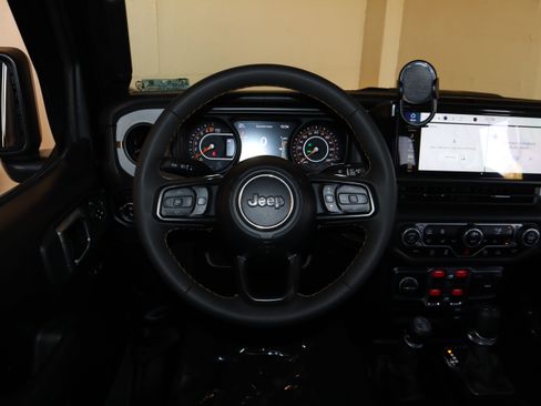 Used 2024 Jeep Gladiator Sport AWD/4WD image 26