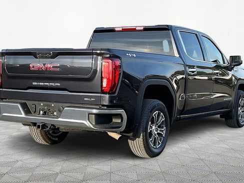 Used 2025 GMC Sierra 1500 SLT AWD/4WD image 5