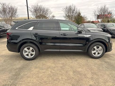 New 2026 Kia Sorento LX image 9