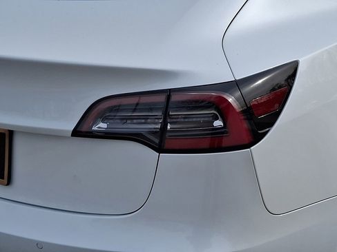 Used 2019 Tesla Model 3 Mid Range image 10