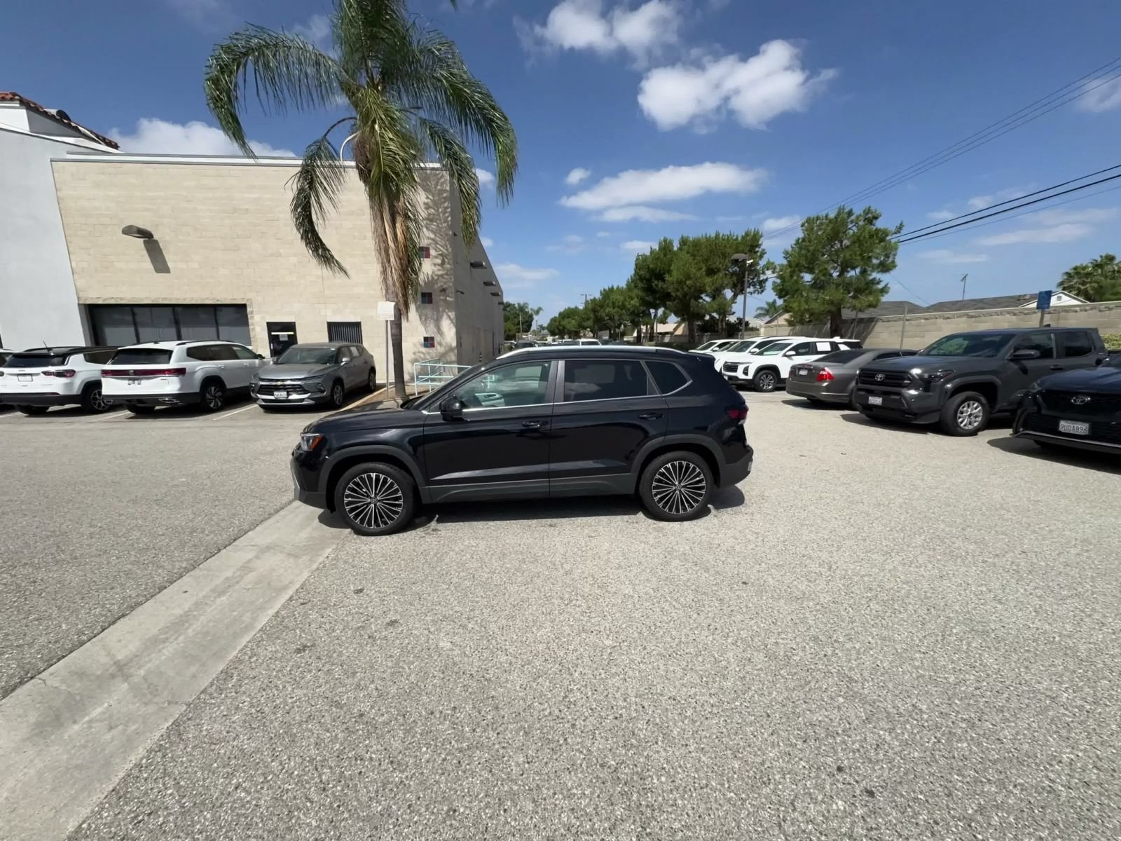 Used 2026 Volkswagen Taos SE FWD image 8