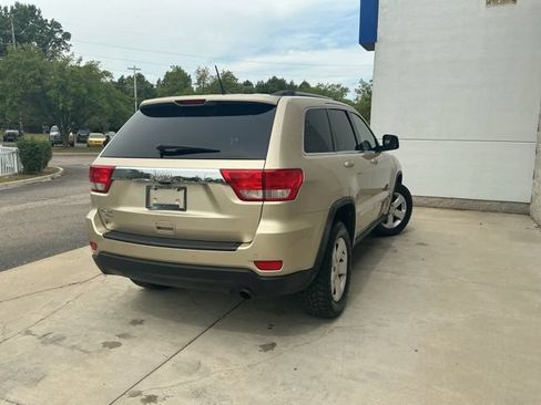 Used 2011 Jeep Grand Cherokee Laredo AWD/4WD image 6