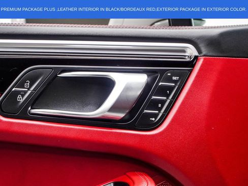 Used 2023 Porsche Macan AWD/4WD image 42