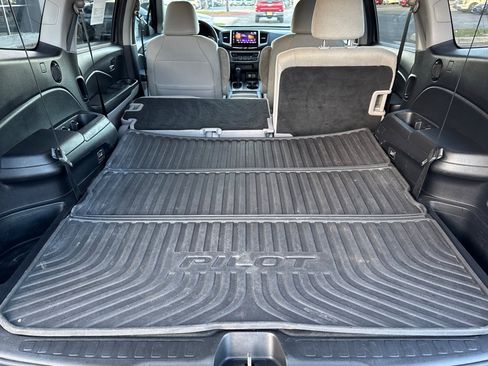 Used 2017 Honda Pilot EX image 16