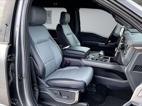 Used 2022 Ford F150 Lightning Lariat image 27