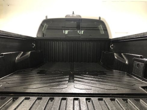 Used 2022 Toyota Tacoma TRD Sport image 8