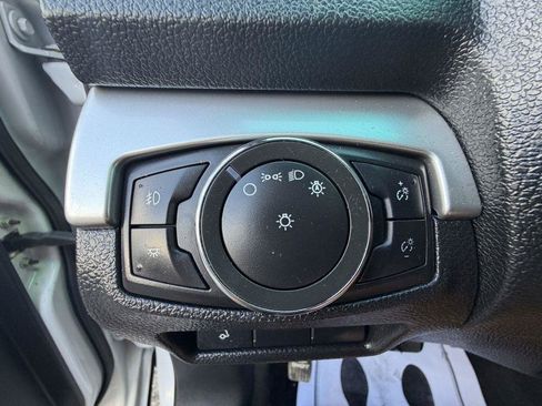 Used 2017 Ford Explorer XLT w/ Equipment Group 202A AWD/4WD image 30