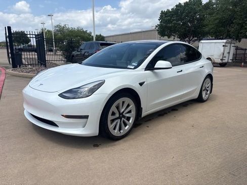Used 2021 Tesla Model 3 Standard Range Plus RWD image 1
