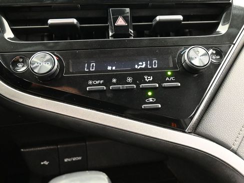 Used 2021 Toyota Camry XSE image 23