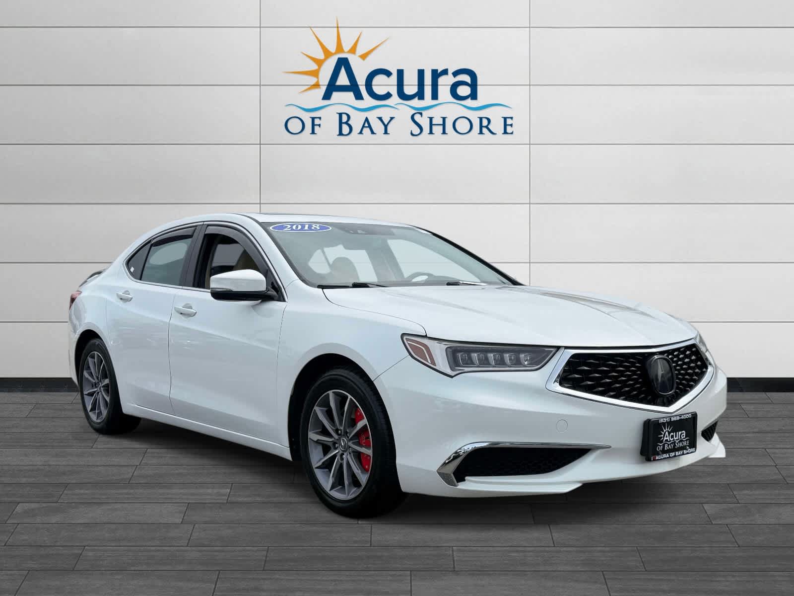 Used 2018 Acura TLX w/ Technology Package FWD image 2