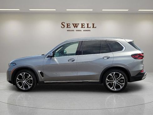 Used 2024 BMW X5 sDrive40i w/ Premium Package RWD image 2
