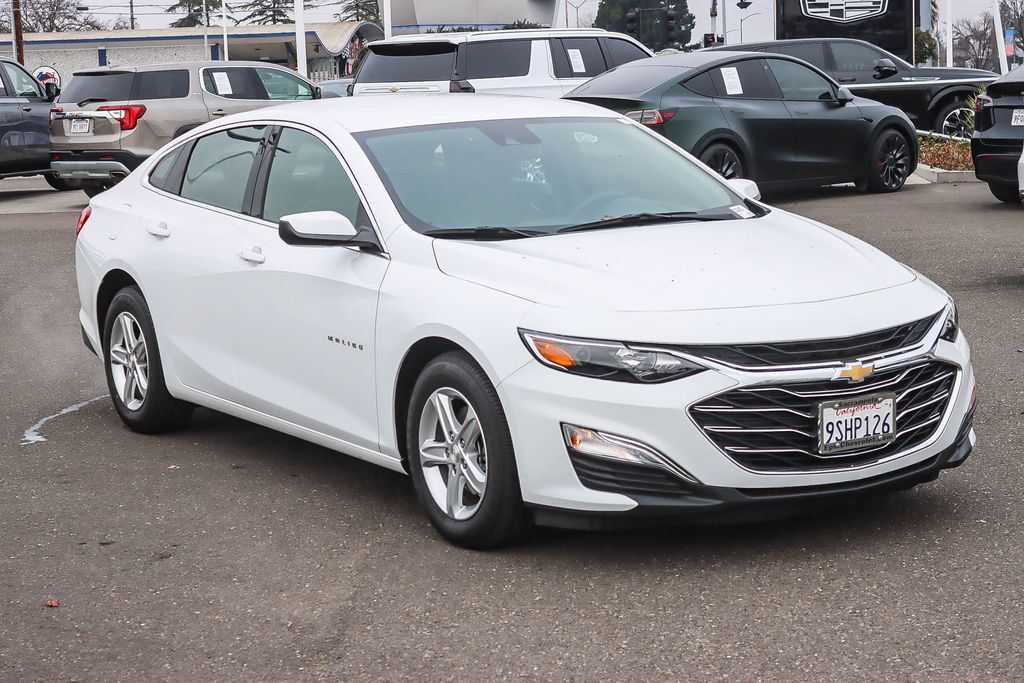 Used 2025 Chevrolet Malibu LS FWD image 5