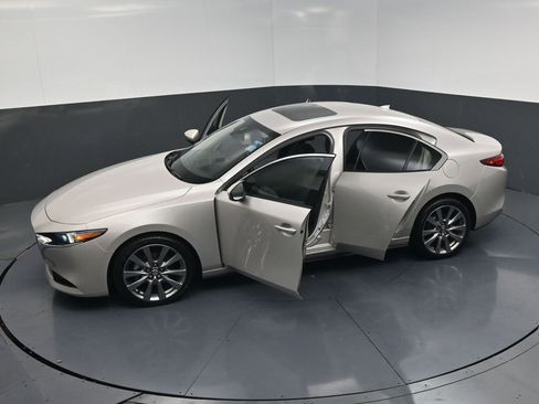 Used 2023 MAZDA MAZDA3 s image 26