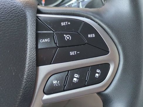 Used 2022 Jeep Cherokee Limited AWD/4WD image 26