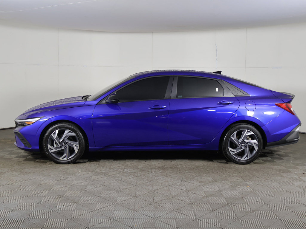Used 2025 Hyundai Elantra Sport FWD image 15