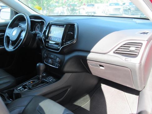 Used 2020 Jeep Cherokee Limited w/ Luxury Group AWD/4WD image 11