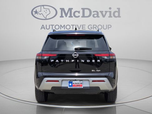 Used 2024 Nissan Pathfinder SL AWD/4WD image 5
