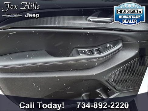 Used 2024 Jeep Grand Cherokee Altitude image 14
