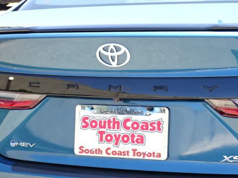 Used 2025 Toyota Camry XSE FWD image 9