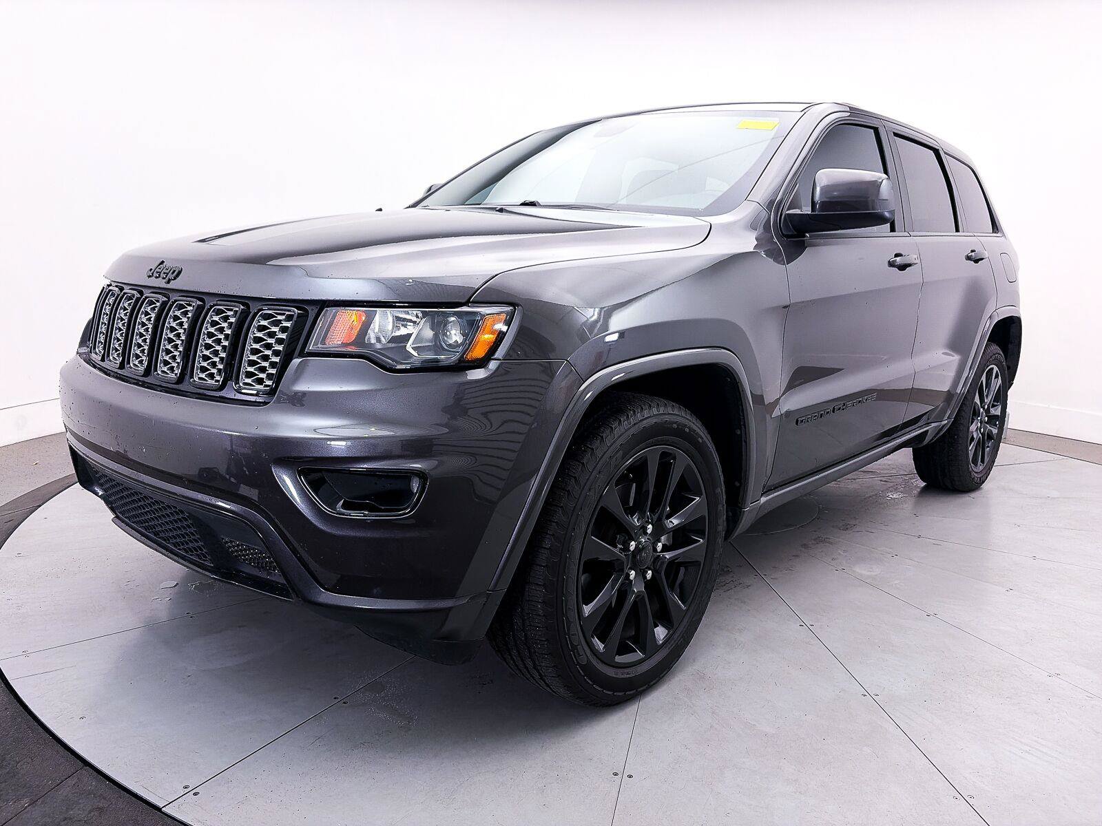 Used 2019 Jeep Grand Cherokee Altitude AWD/4WD image 9