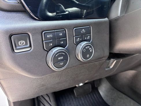 Used 2025 Chevrolet Silverado 1500 LT AWD/4WD image 26